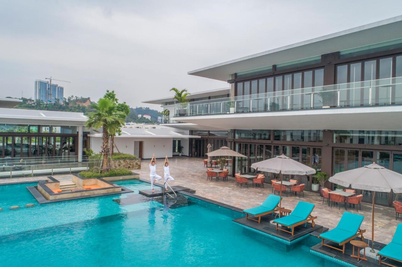 Oakwood Ha Long Hotel Exterior photo