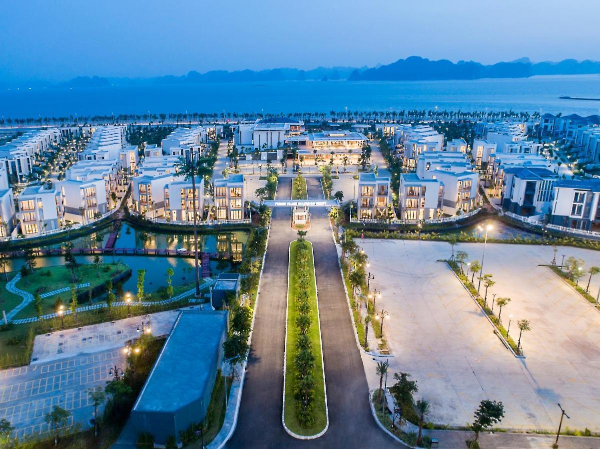 Oakwood Ha Long Hotel Exterior photo