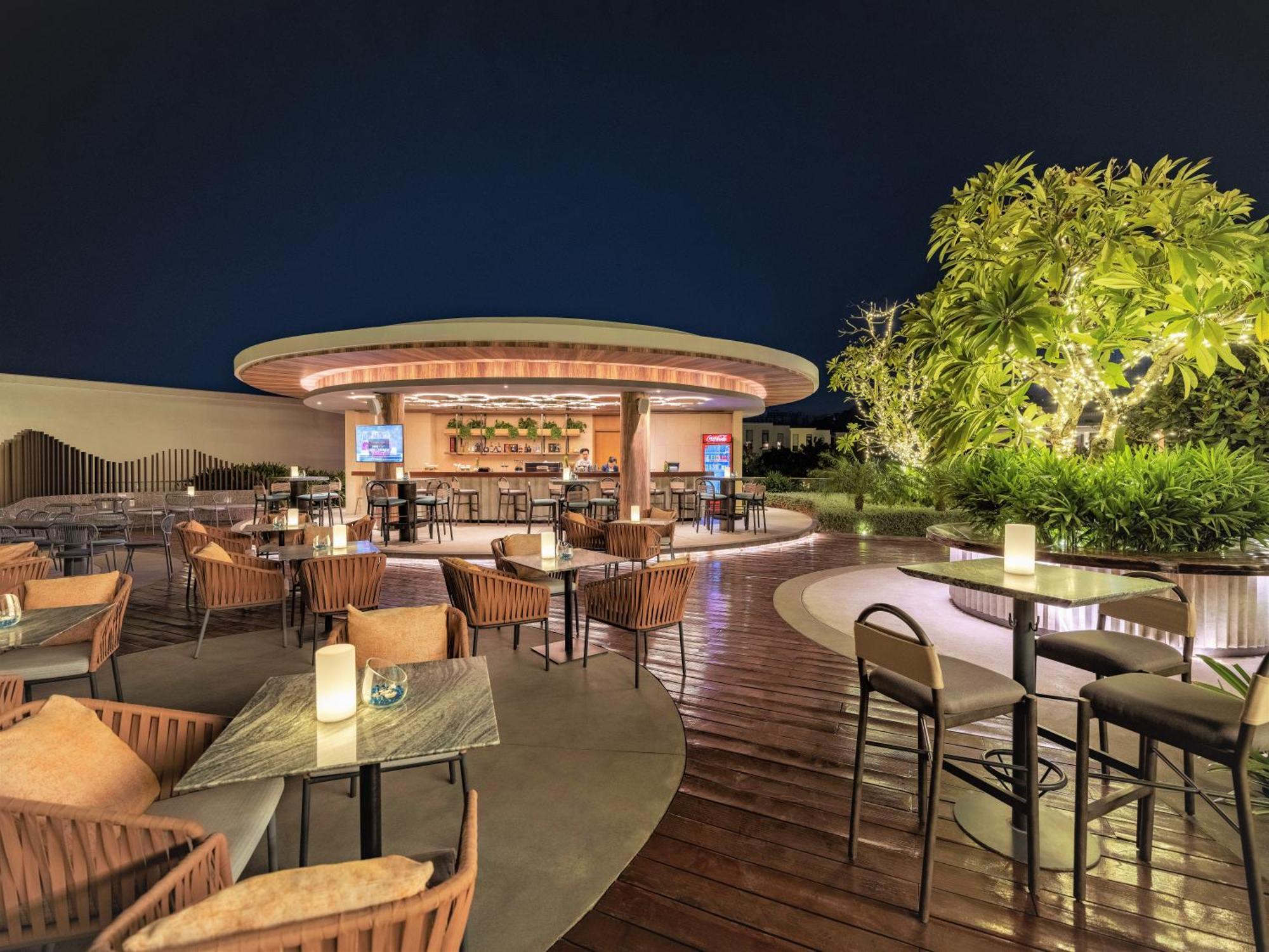 Oakwood Ha Long Hotel Exterior photo