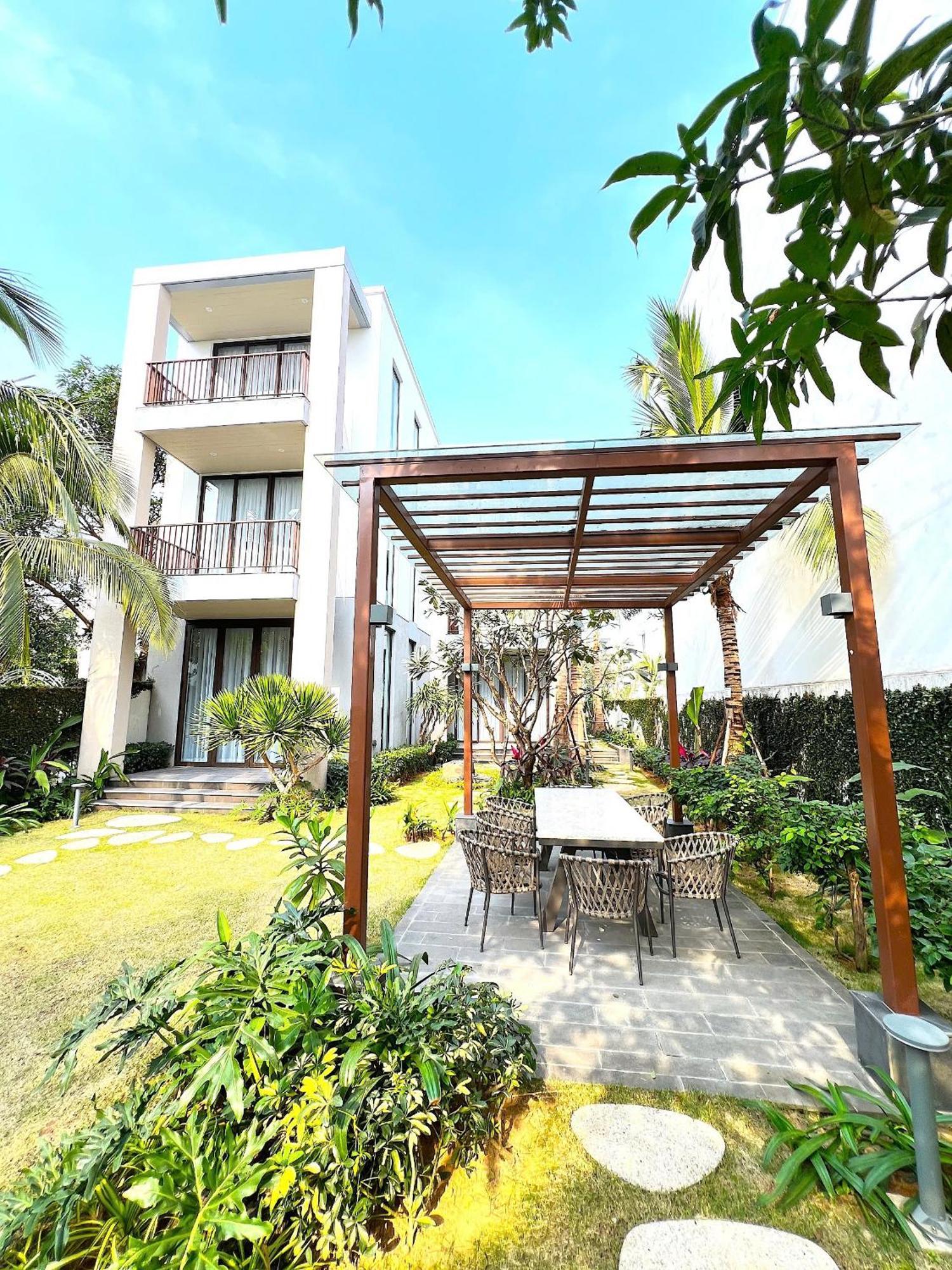 Oakwood Ha Long Hotel Exterior photo